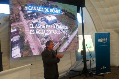 El Ministro Ing Jose Leon Garibay presenta la ampliación de la planta potabilizadora de agua y dejan habilitado el Centro de Atención de Usuarios . Ubicado en Bv. Centenario 217.